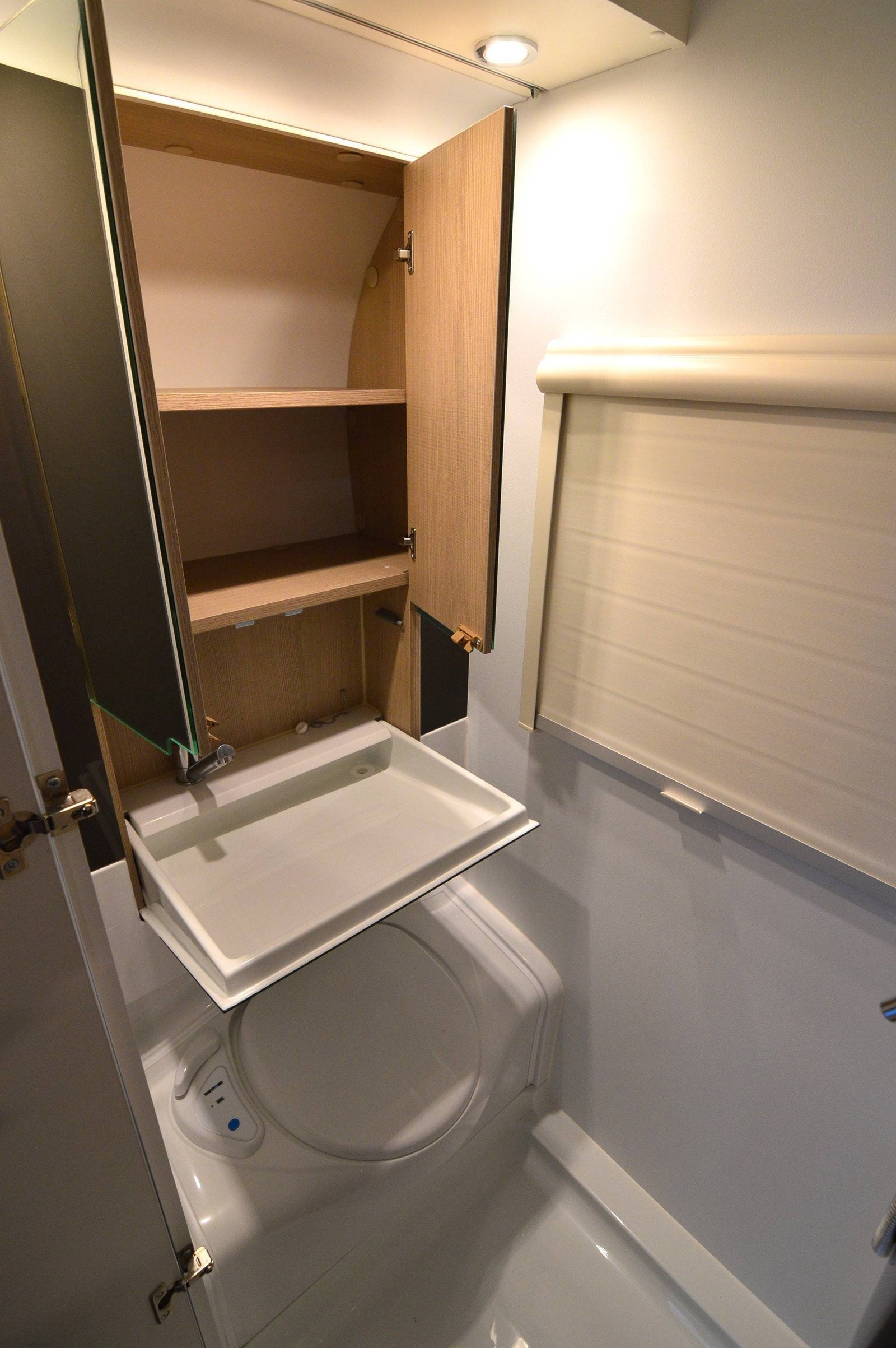 Caravane Adria Action 361 LH Plus – Image 5